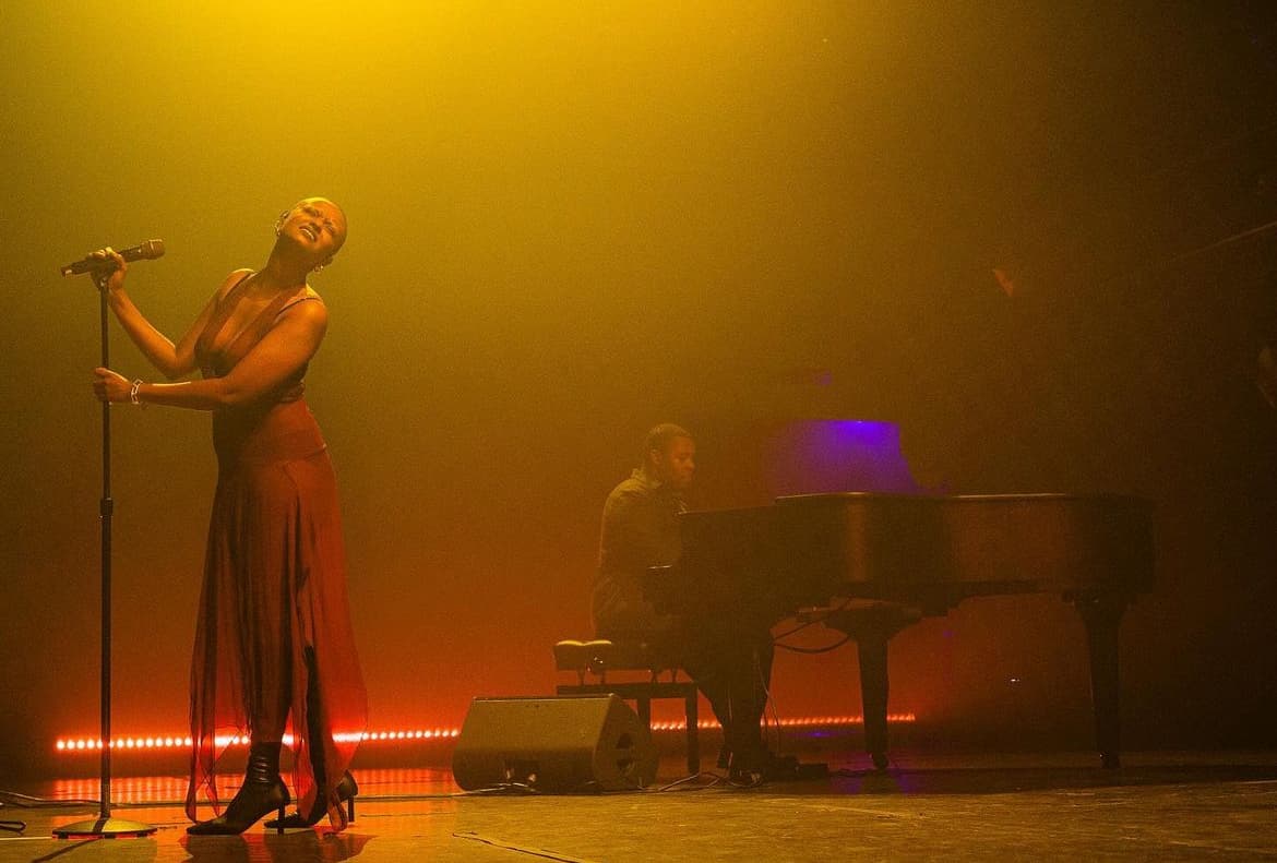 Kelela performing at the Salt Shed by Joel Meinholz